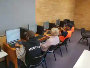 Tamworth students learning SketchUp at a desk